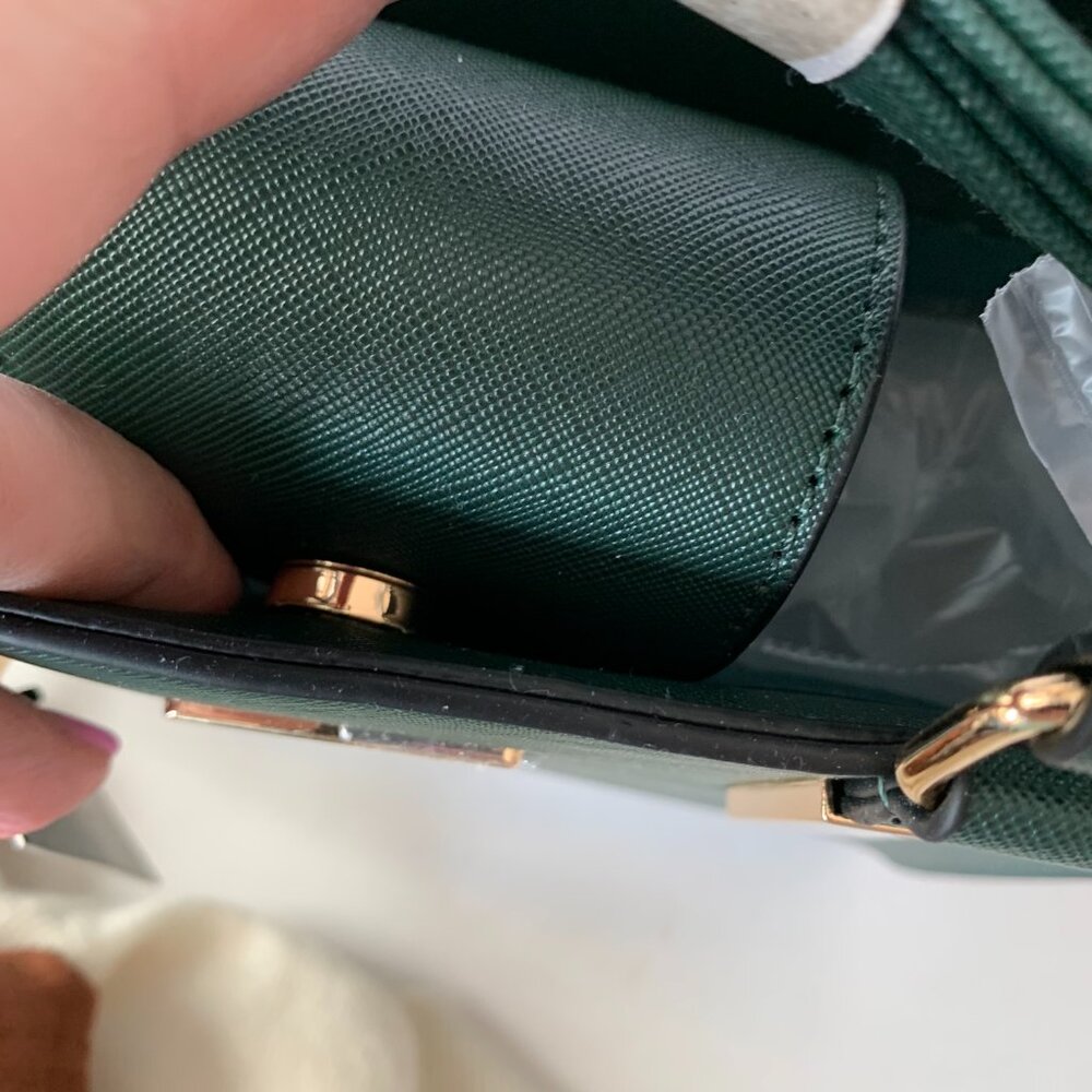 Badgley Mischka Green crossbody purse NWT - Picture 9 of 11